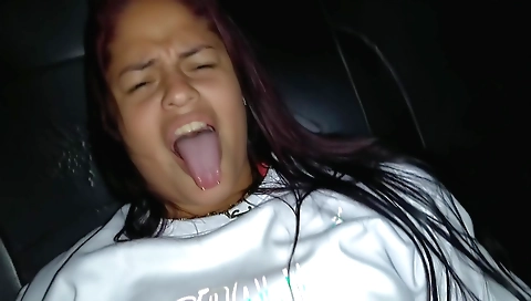 Indian girl gets her pussy fingered in the taxi cab