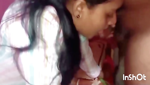 Indian babe with a sexy body gets fucked in the kitchen