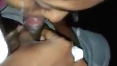 Indian teen amateur video with her mouth getting fucked