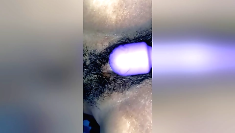 Boudi has a great body and looks like a slut in amateur porn