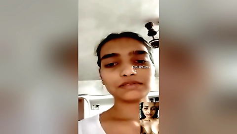 Indian girl shows off her sexy body in amateur porn video