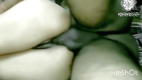Hairy indian girl cummed in a video by her boyfriend
