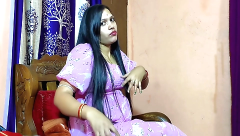 Indian girl has natural boobs and she is showing her pussy
