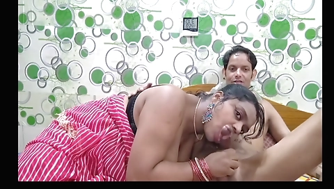 Indian stepmom has her pussy and lips used to make face