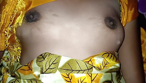 Hairy woman plays with her hairy body and her cunt in hd