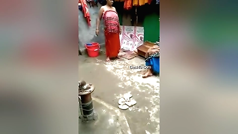 Bhabi ready to bath after shower - amateur solo video