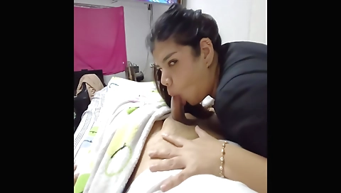 A girl gets on her knees and gets her pussy fucked
