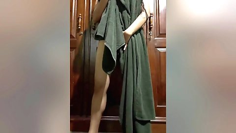Solo stepsister masturbates her brother in the home video