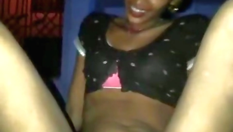 Indian teen masturbates in her nightie in amateur porn
