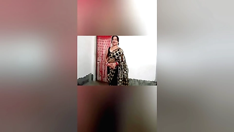 Indian milf enjoys to suck and fuck her lover's big dick