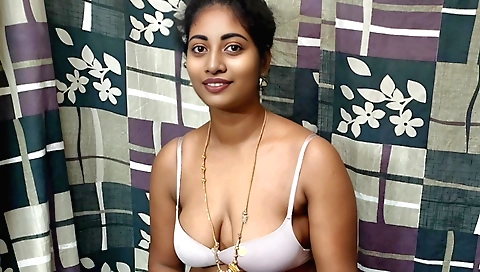 Hindu stepmother teaches the daughter stepdaughter about porn