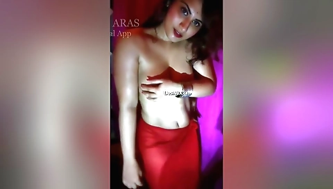 Busty blonde solo webcam amateur video with a hot body