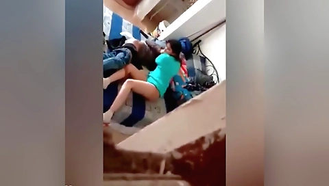 Indian babe has hot sex with her lover in amateur video