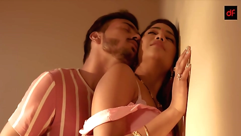 Kaminey takes a nice massage for a massage therapist