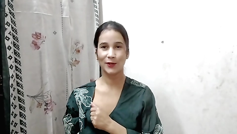 Sexy black chick with a cute body in a homemade solo movie