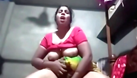 Indian amateur amateur beauty taking her manhood into her pussy