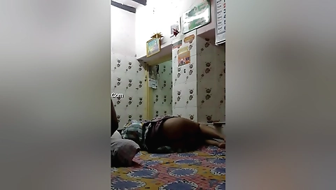 Indian Cpl girl with beautiful face and tits on webcam vid