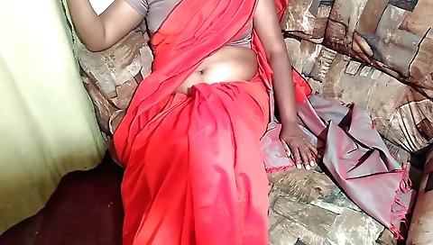 Indian solo video of a hot 18+ slut in dress and hair