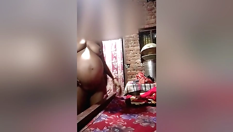 Indian housewife gets her pussy licked and penetrated