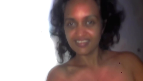 Indian brunette shows off her body in sexy solo video
