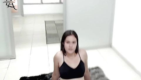 Amateur brunette gets her pussy stretched in pov video