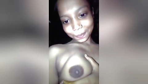 Indian beauty shows her petite body on the web cam