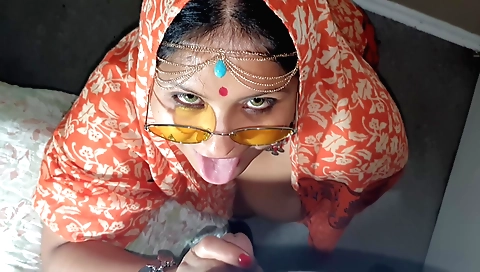 Indian big tittied woman sucking and swallowing cum