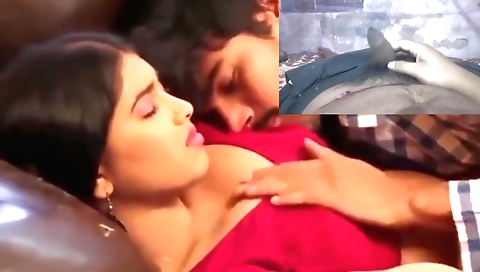 Indian hottie has a big natural tits and she is giving a blowjob