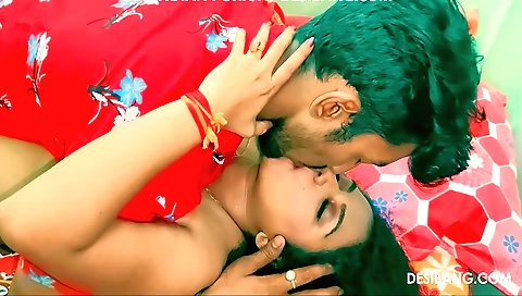 Indian babe makes a massage and blowjob before fucking
