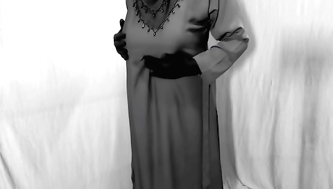Bhabhi indian girl showing off body in the bedroom