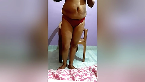 Solo woman 18+ in her amateur bedroom clip and naked