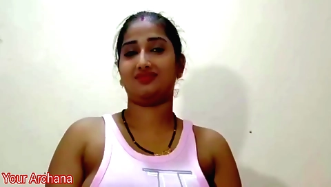 Indian teacher shows off her ass and tits in a hd vid