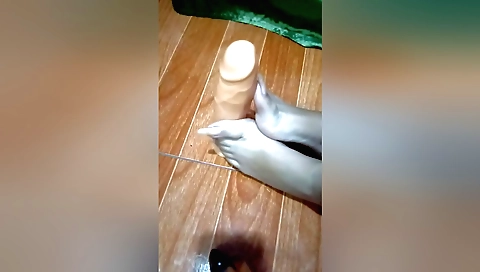 Indian solo girl with longnails playing with her clit