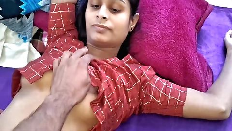 A brunette 18+ amateur video shows her playing with a toy