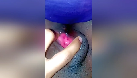 Indian chick fucks herself at home in hot amateur video