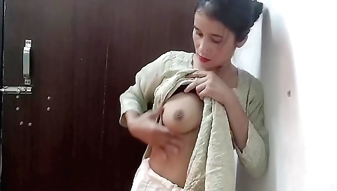 Solo female amateur porn video of Indian schoolgirl