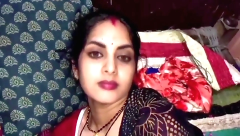 Indian hottie with a huge ass is showing us some sex