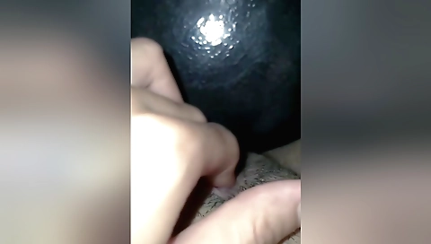 Indian girl with natural boobs does sexy solo action