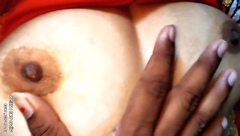 Indian girlfriend sucks her friend's uncle in kitchen