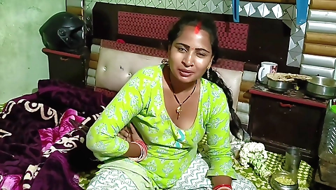 Indian chick gets her asshole banged by a hard dick